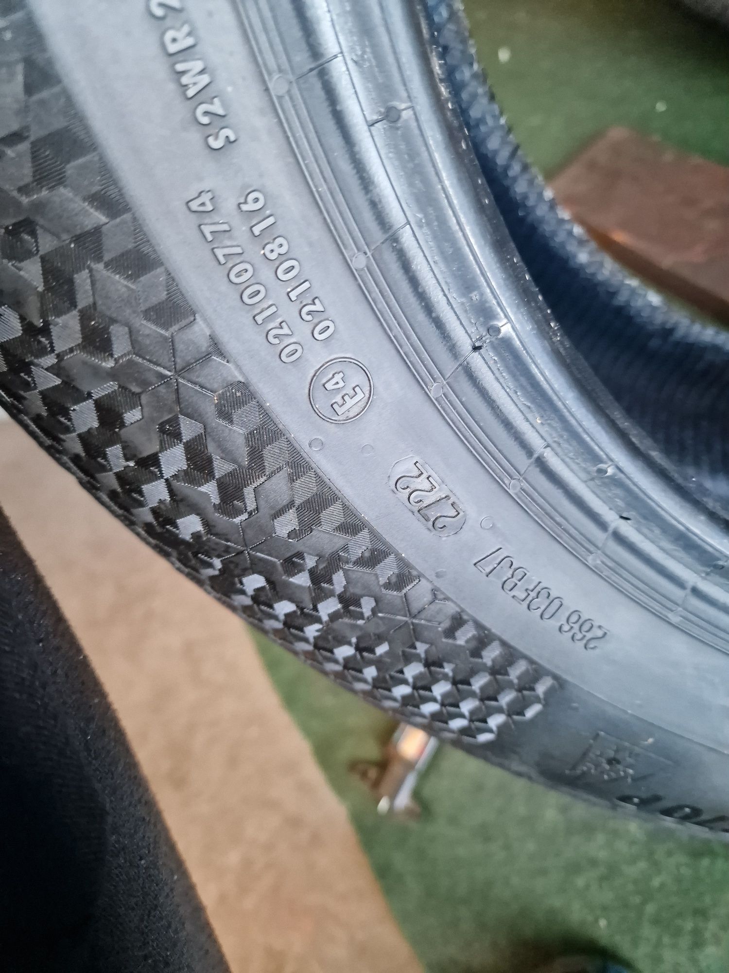 Opony zimowe 225/60/18 Continental Komplet 7.5mm 2022