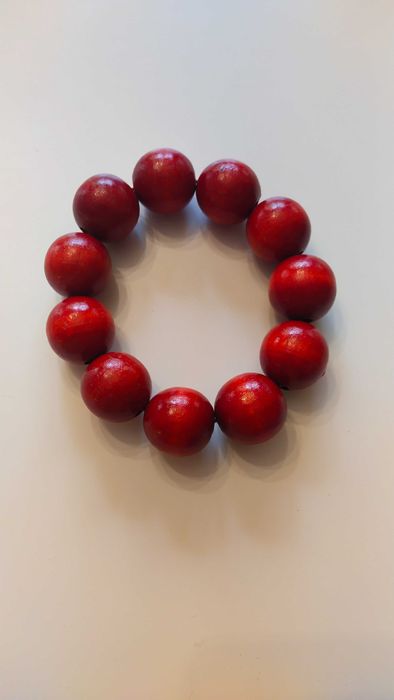 Bransoletka / czerwone, drewniane korale