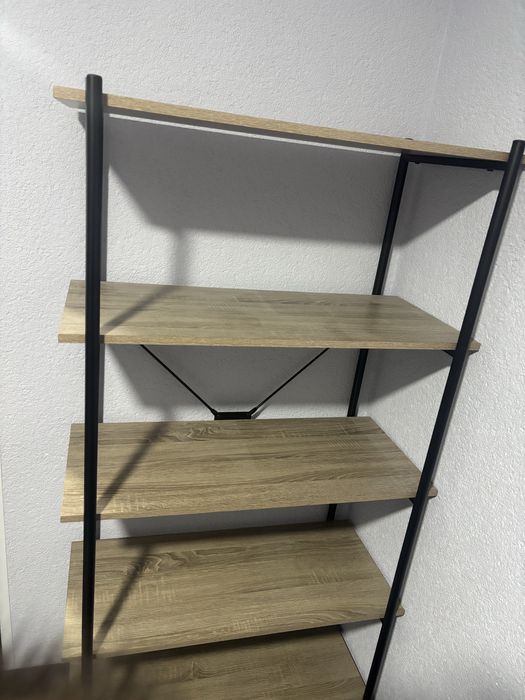 Продам стелаж на 5 полочек