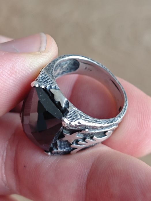 Шикарний срібний перстень з оніксом