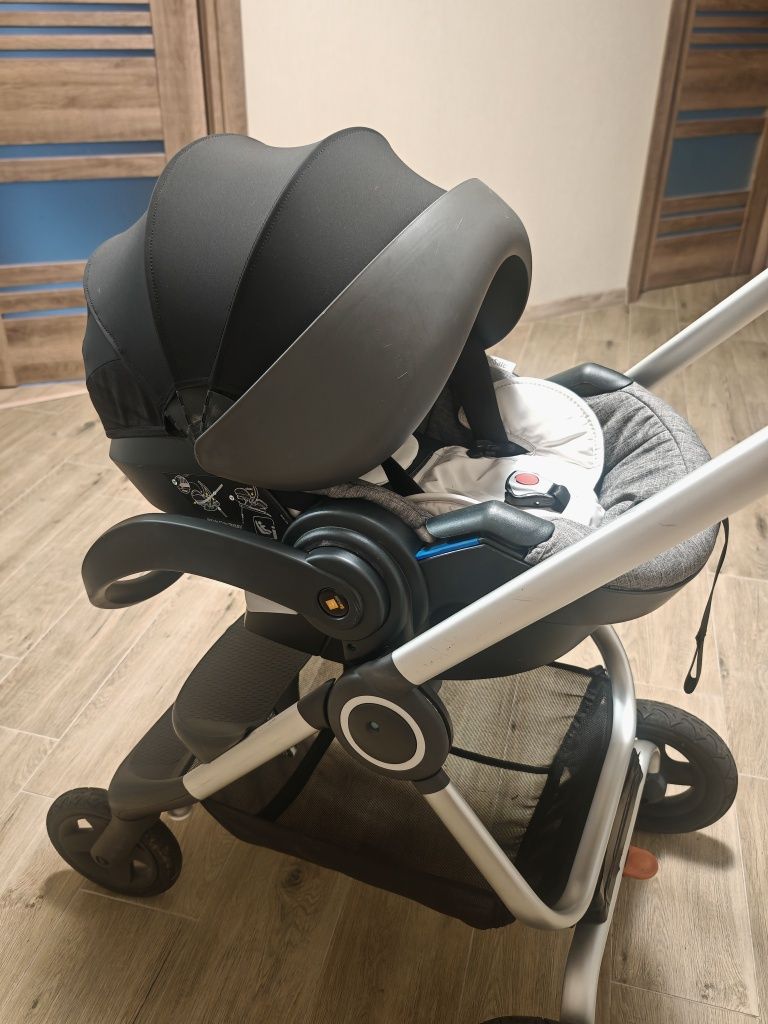 Дитяче автокрісло Stokke Besafe Izi go modular