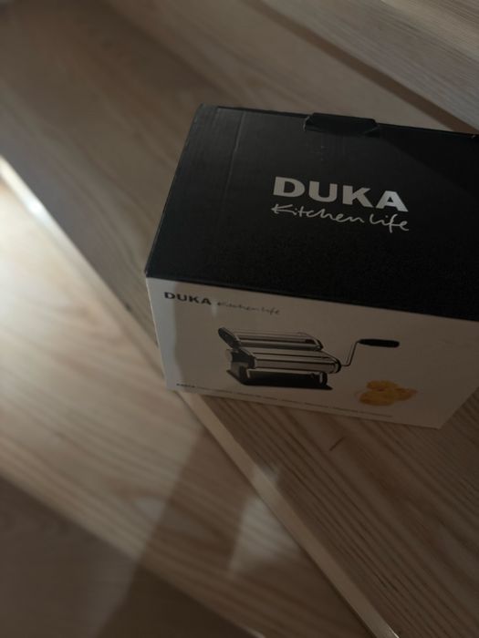 Maszynka do makaronu DUKA PASTA czarna srebrna stalowa