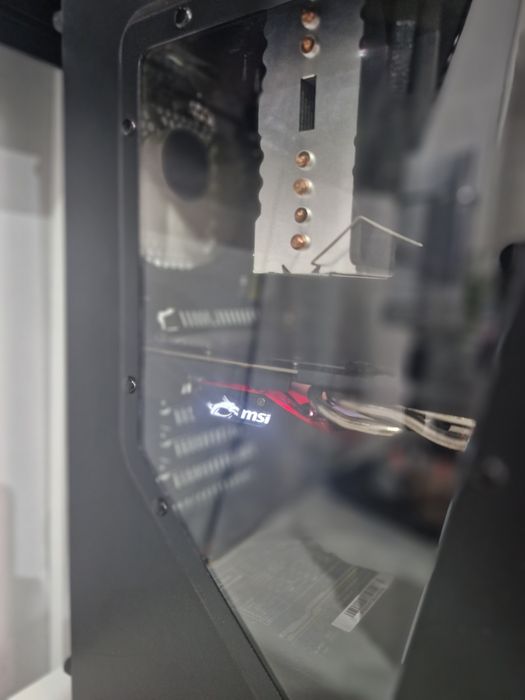 Zestaw PC z  Monitorem Benq 24/ Intel i5/Radeon R9 380, 8GB RAM