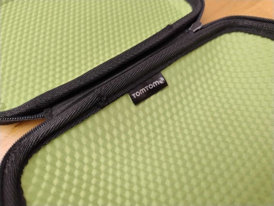 Etui TomTom nawigacji sztywne zapinane na suwak dopasowane do Start 60