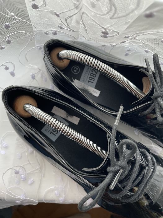 Чоловічі туфлі лакові