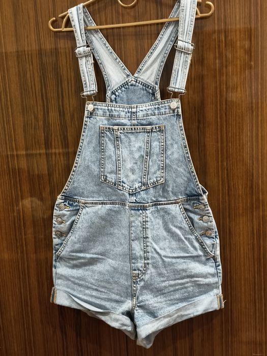 Krótkie ogrodniczki jeansowe H&M Divided