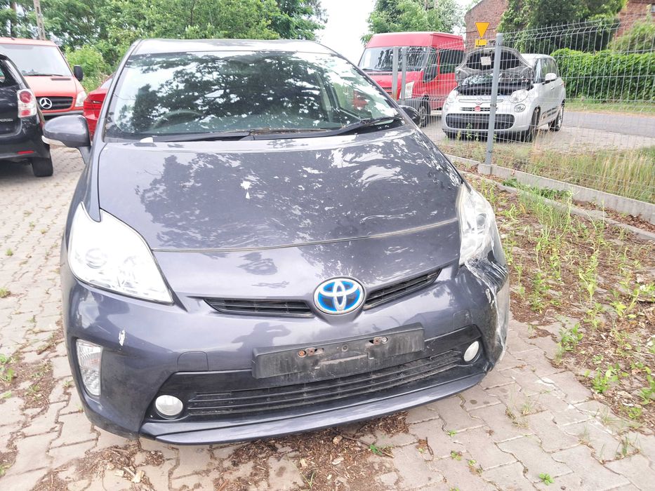 toyota prius III 1.8 hybryda anglik w calosci