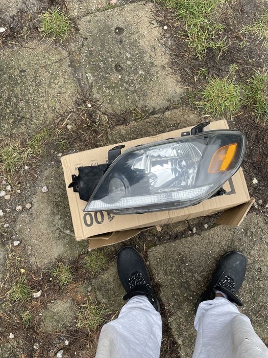 mitsubishi outlander lampa lewa przód