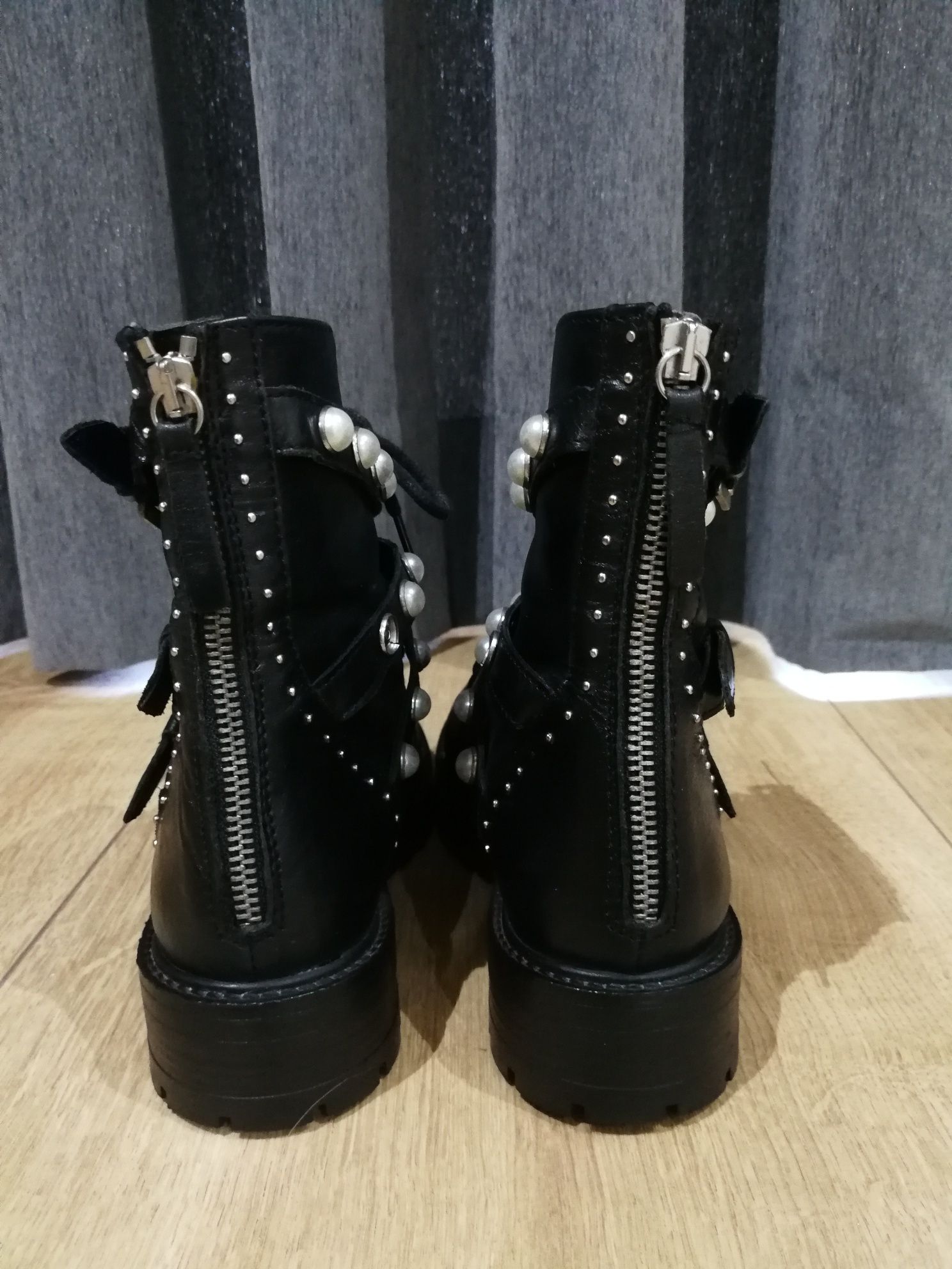 Botins em pele Zara