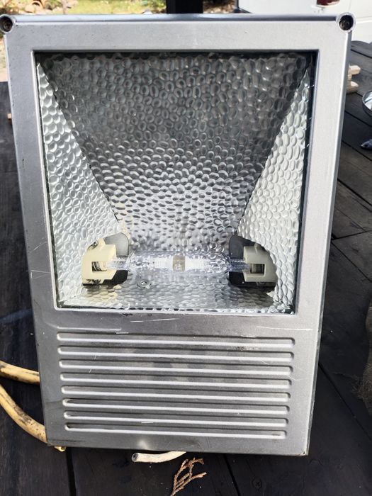 Продам прожектор