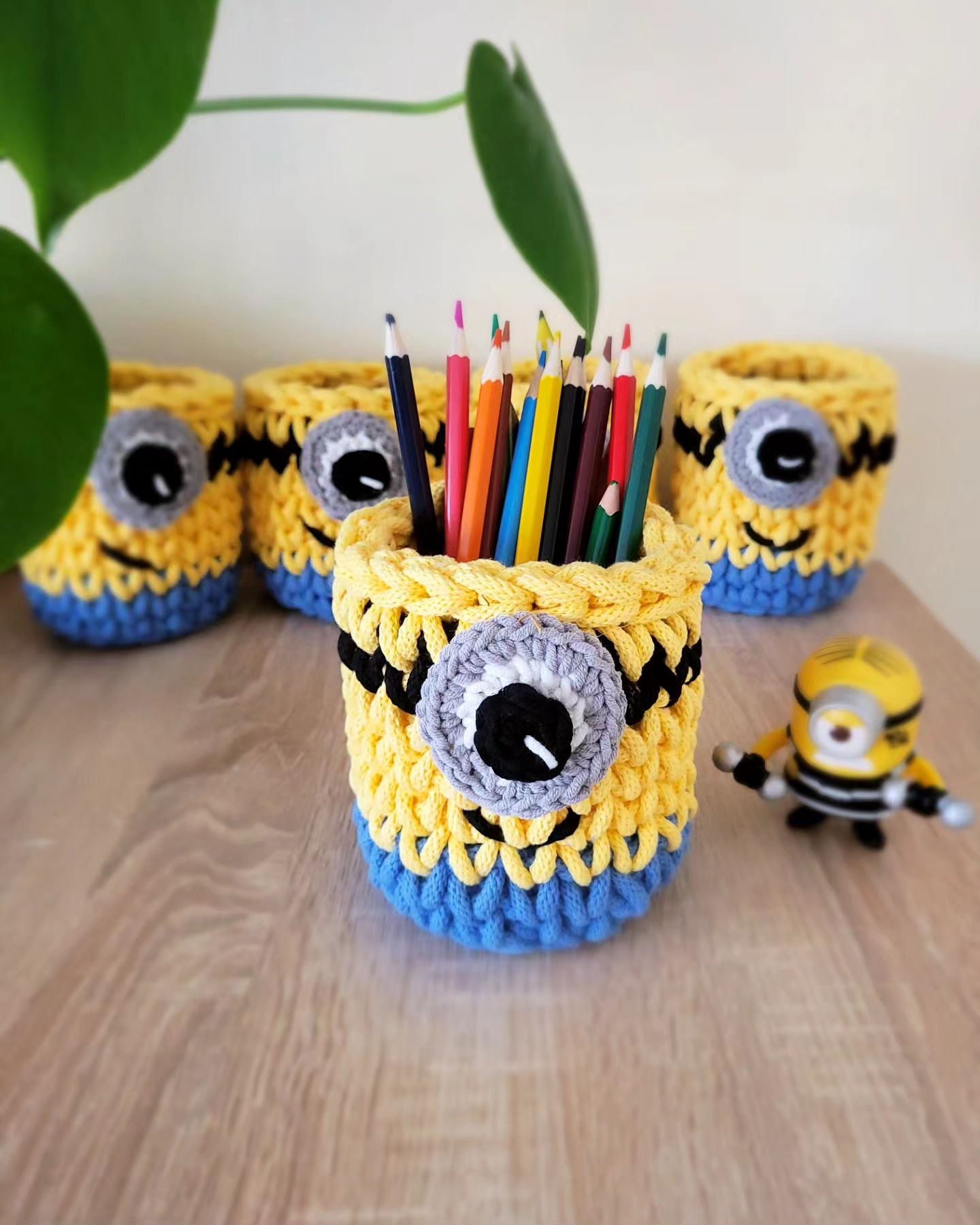 Minionek minionki pudełko na kredki