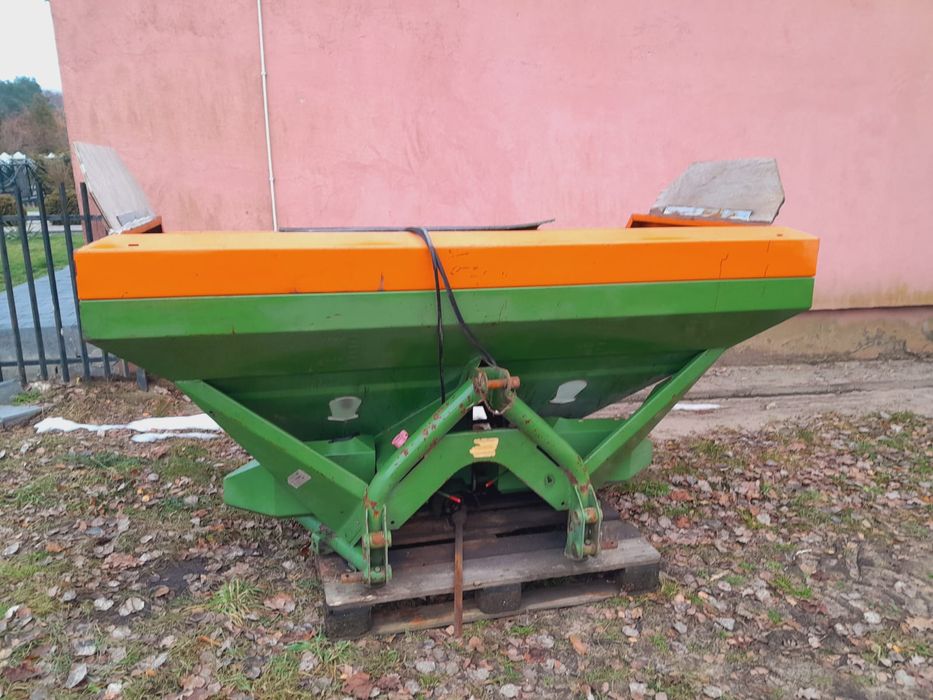 Rozsiewacz nawozu AMAZONE 1200L
1200L