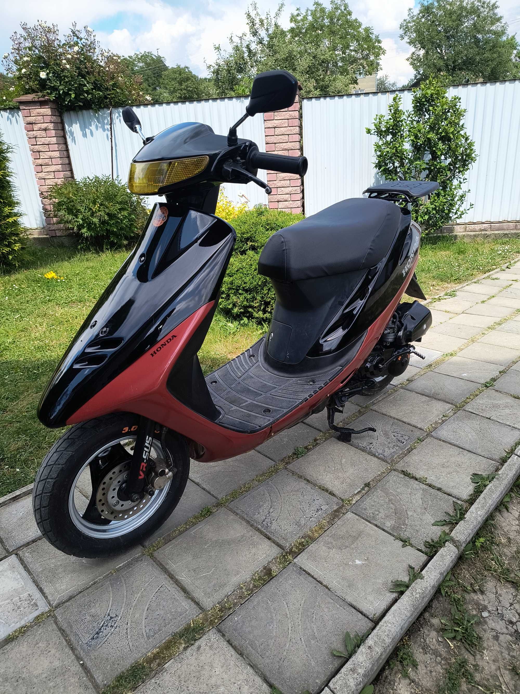 Скутер Honda dio 28