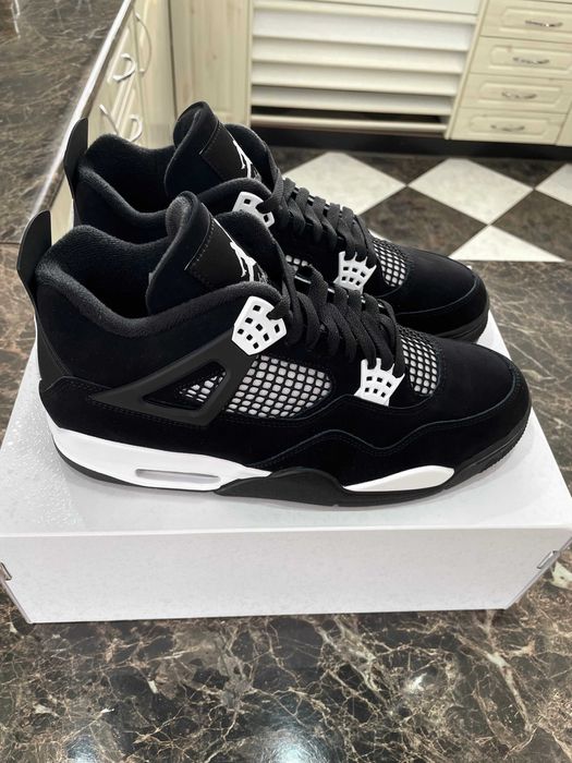 Nike Air Jordan 4 Retro White Thunder rozmiar 45EU