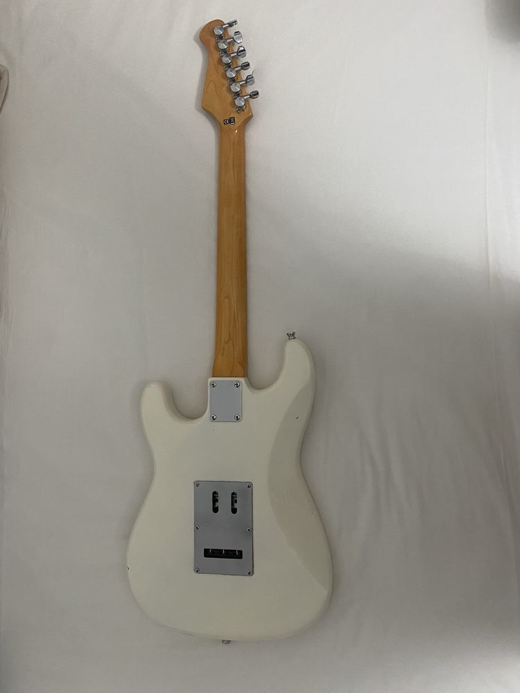 Guitarra Harley Benton melhorada