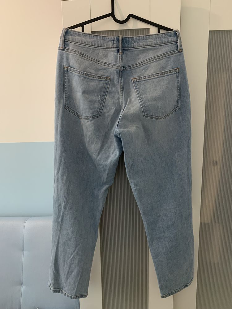 Spodnie jeansowe boyfriend z dziurami M/L klasyczne F&F