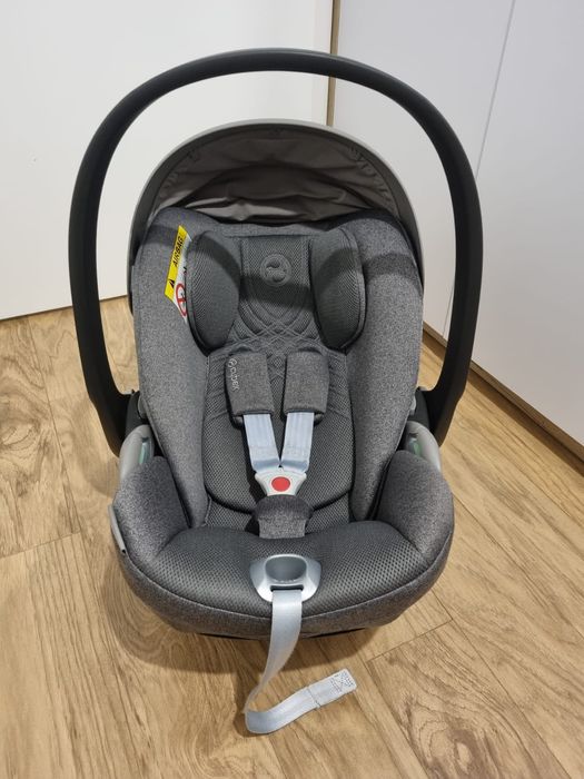 Fotelik Cybex Cloud T i-Size Plus wraz z bazą Isofix
