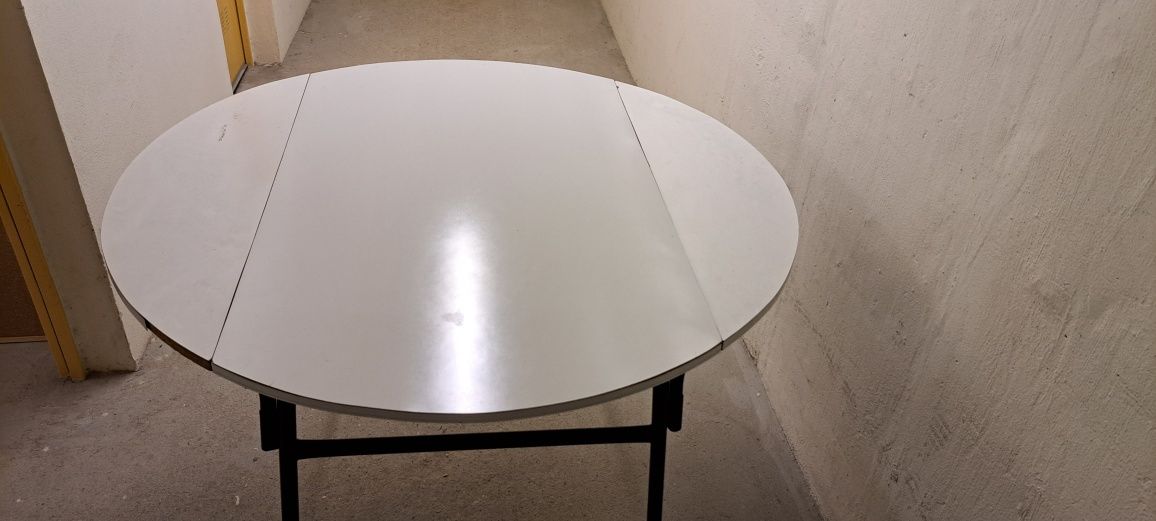 Mesa cozinha com abas