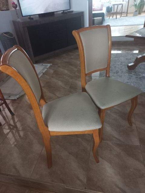 Stół z krzesłami drewniane