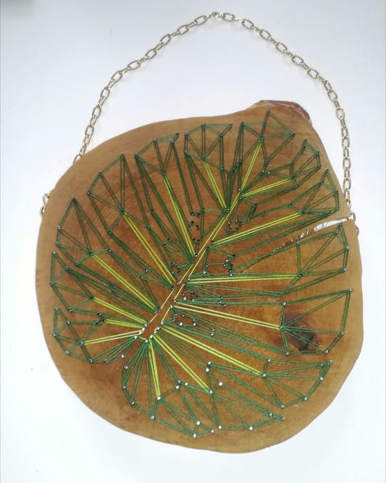 Liść monstery. String art