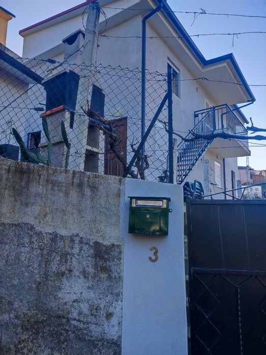 Vendo espaço rústico com casa remodelada a 10 minutos de carro a Vila