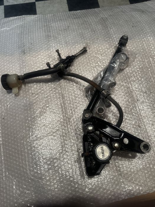 ZACISK pompa Stopka Hamulca Czujnik zbiornicze YAMAHA FJ 1100 V192