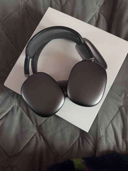 АirPods Max чорного кольору