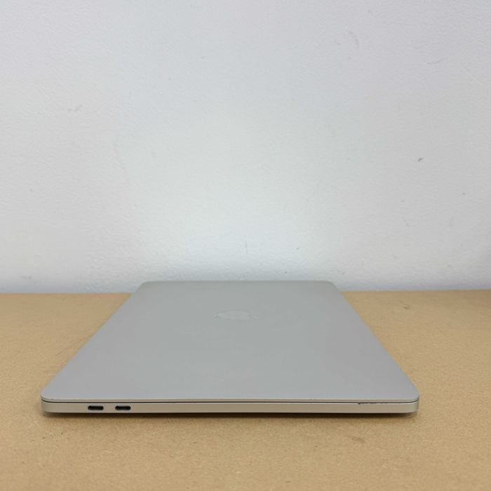 Macbook Pro 2017 TouchBar { i5 | 16gb | 512 SSD } Повний комплект