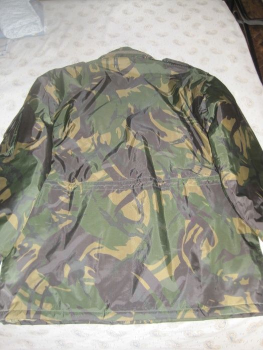 Parka camuflada impermeável