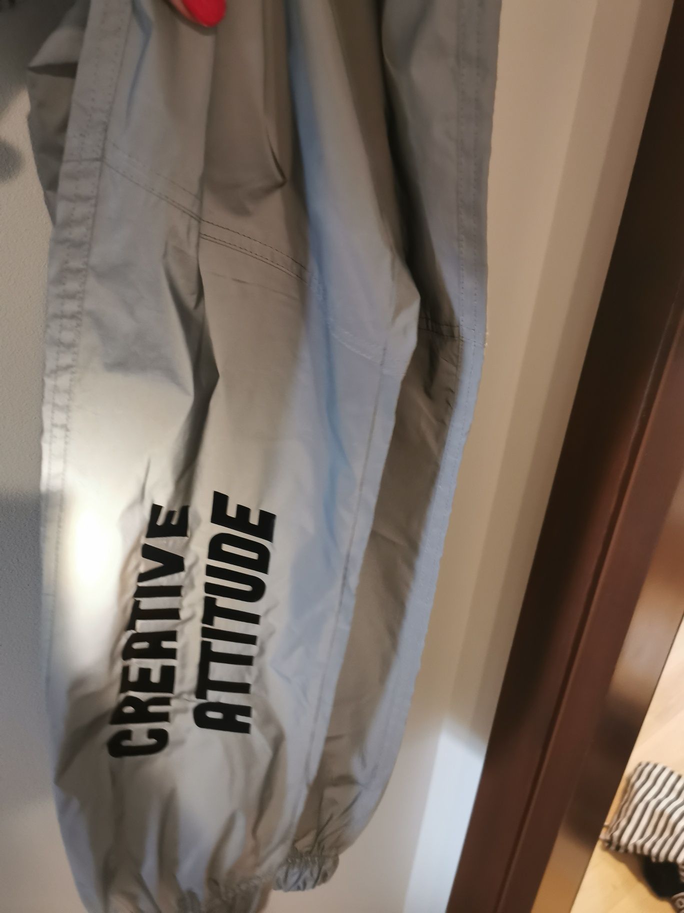 Odblaskowe nowe spodnie Bershka r. S
