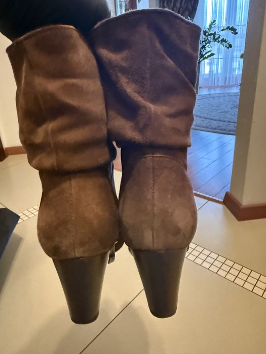 Жіночі козаки! Натуральна замша. 38р. Трендовий колір.