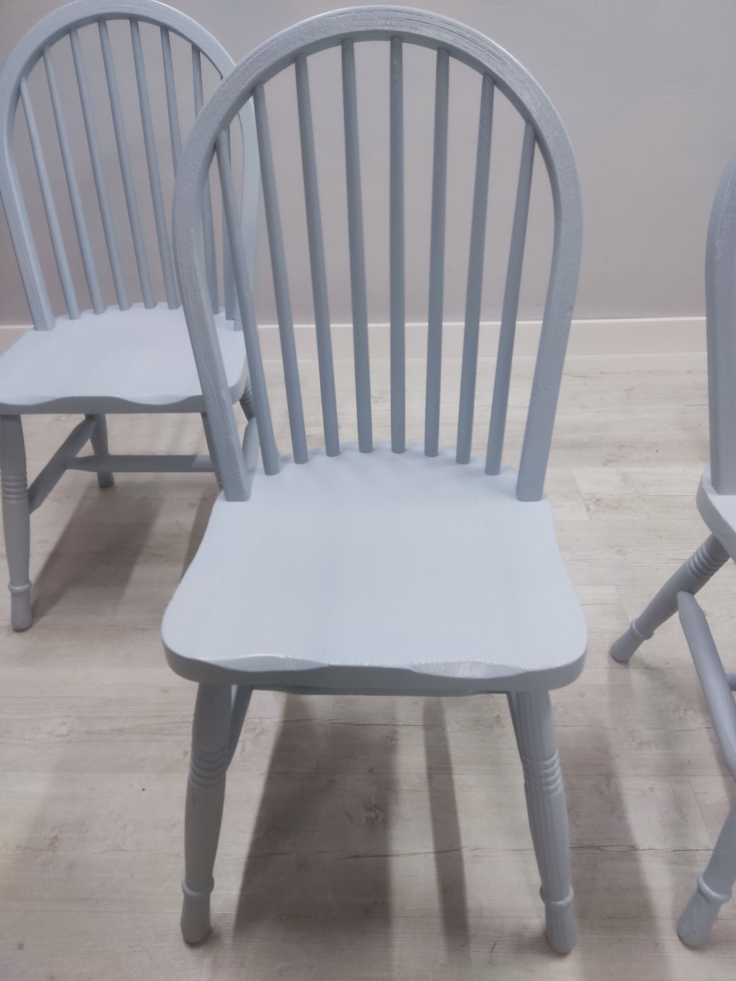 Krzesła Windsor po renowacji niebieski dostępne 15szt.