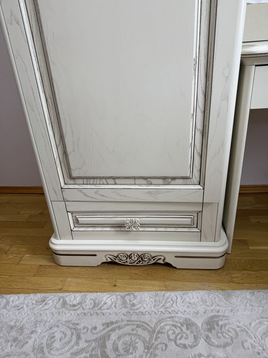 Меблі для дитячої кімнати дівчинки «Софі» з масиву дерева