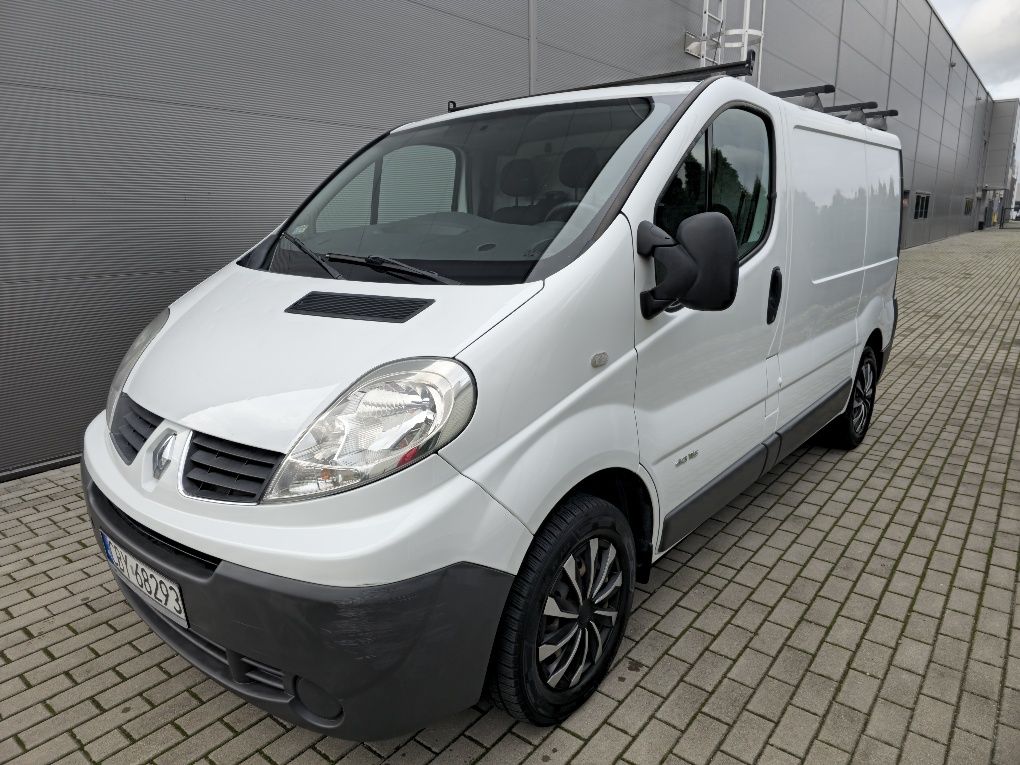 Renault Trafic 2.0 TDI 115 km 2012 rok Super Stan