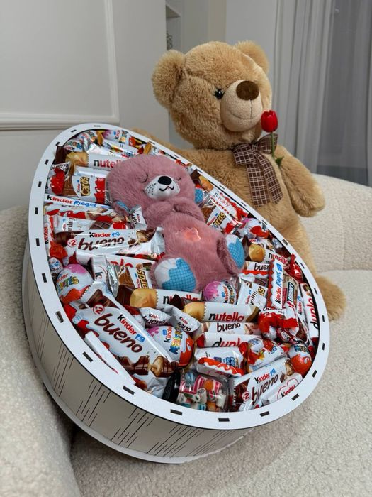 Подарунковий бокс з солодощами  – ідеальний подарунок для коханої