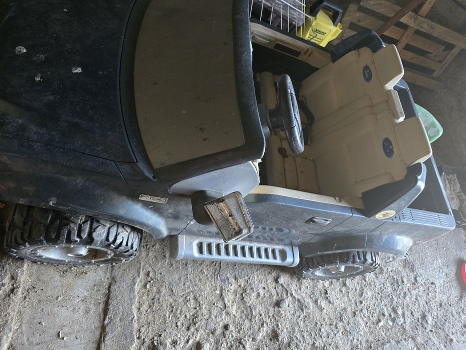 Samochód na akumulator ford z otwieranym bagaznikiem