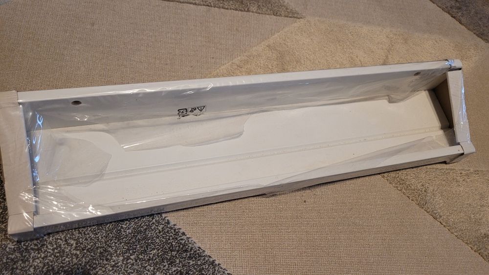 Półka Ikea na obrazy mosslanda