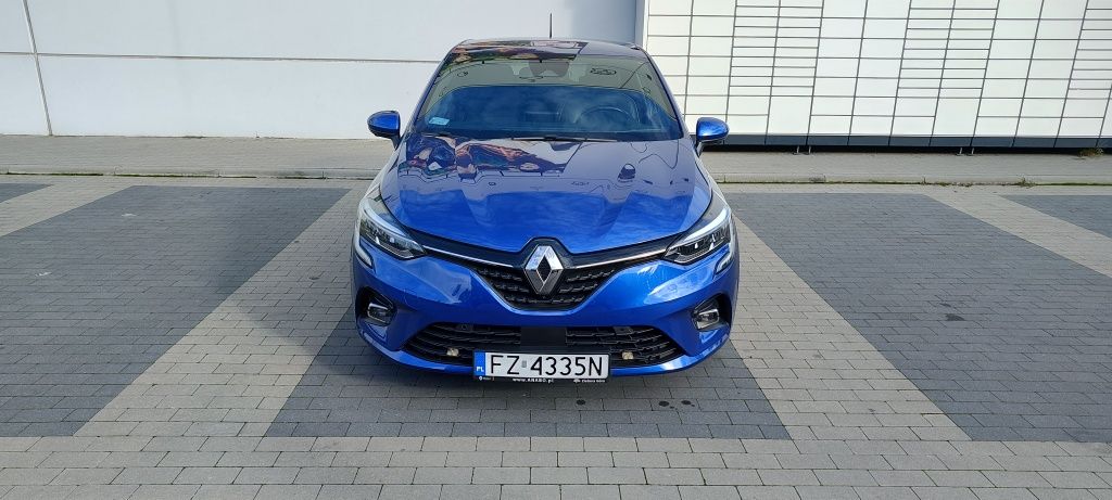 Renault Clio wersja Intens TCe100 turbo, kamera 360 stopni.