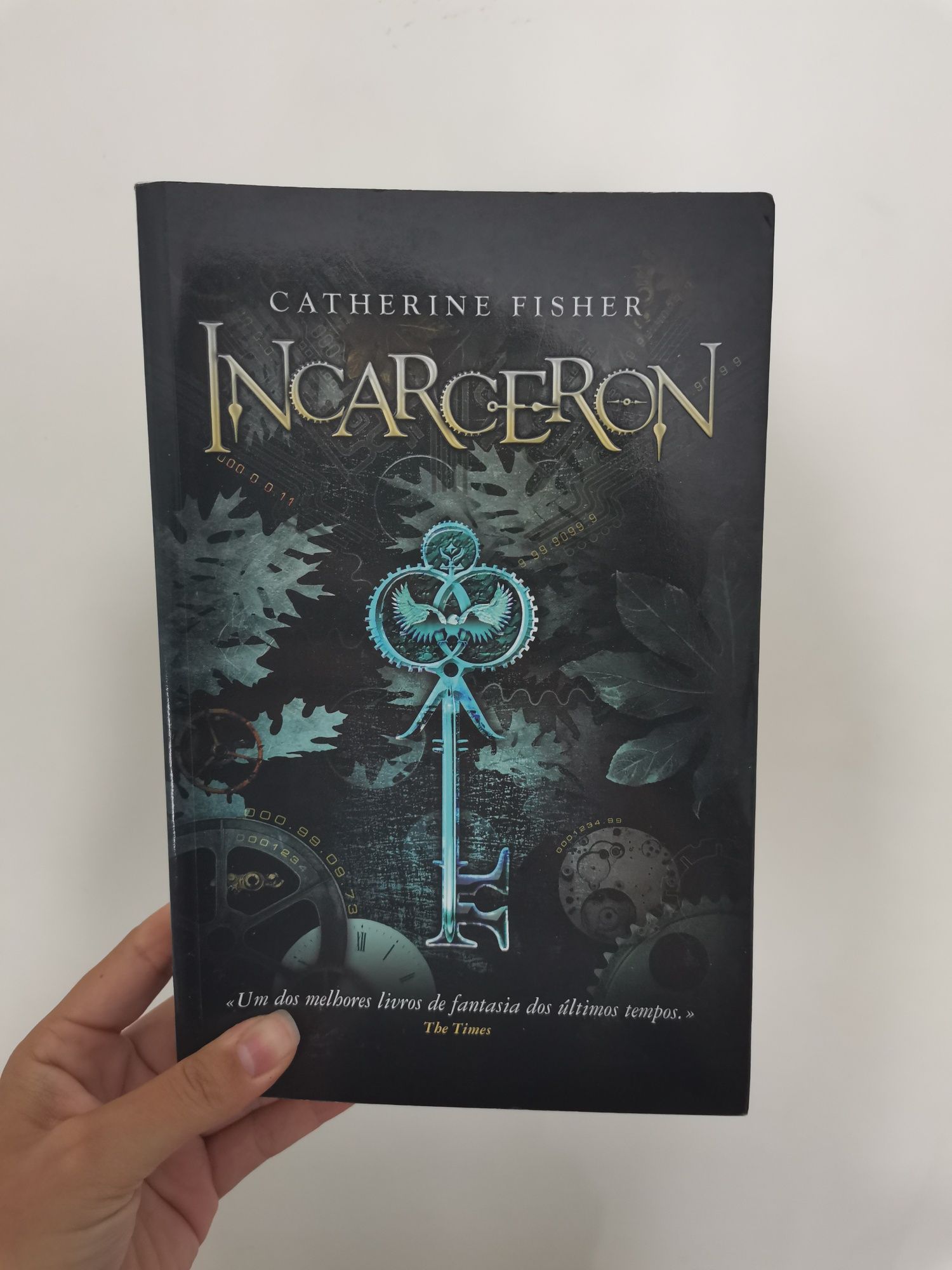 Livro Incarceron