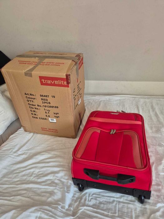 Nowa walizka bagażowa Travelite Czerwona 37 litrów