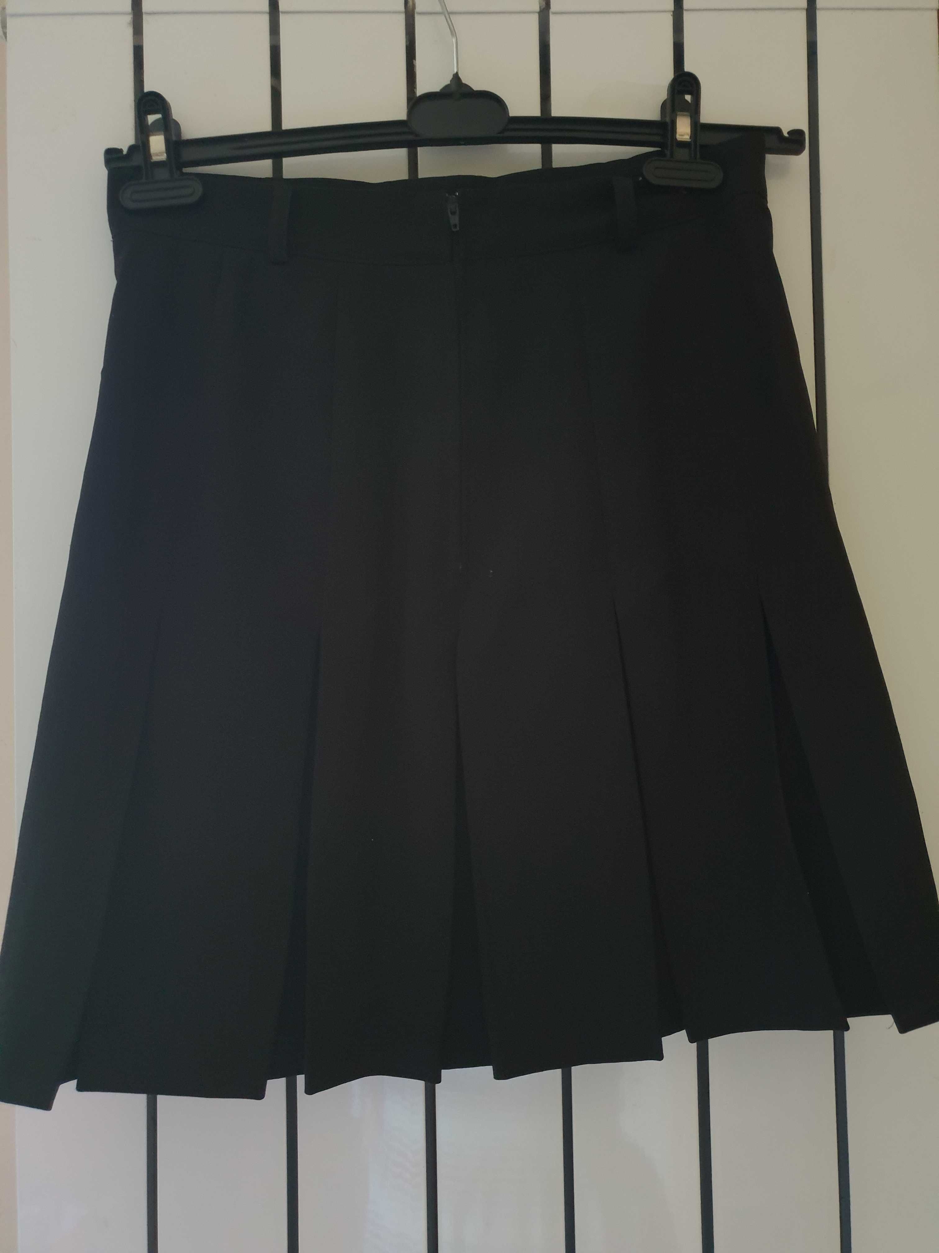 Czarna spódniczka plisowana Foxy r. 40