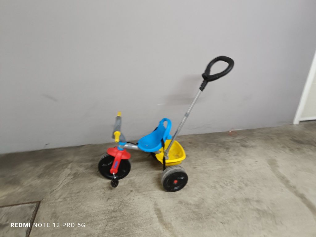 Triciclo para criança