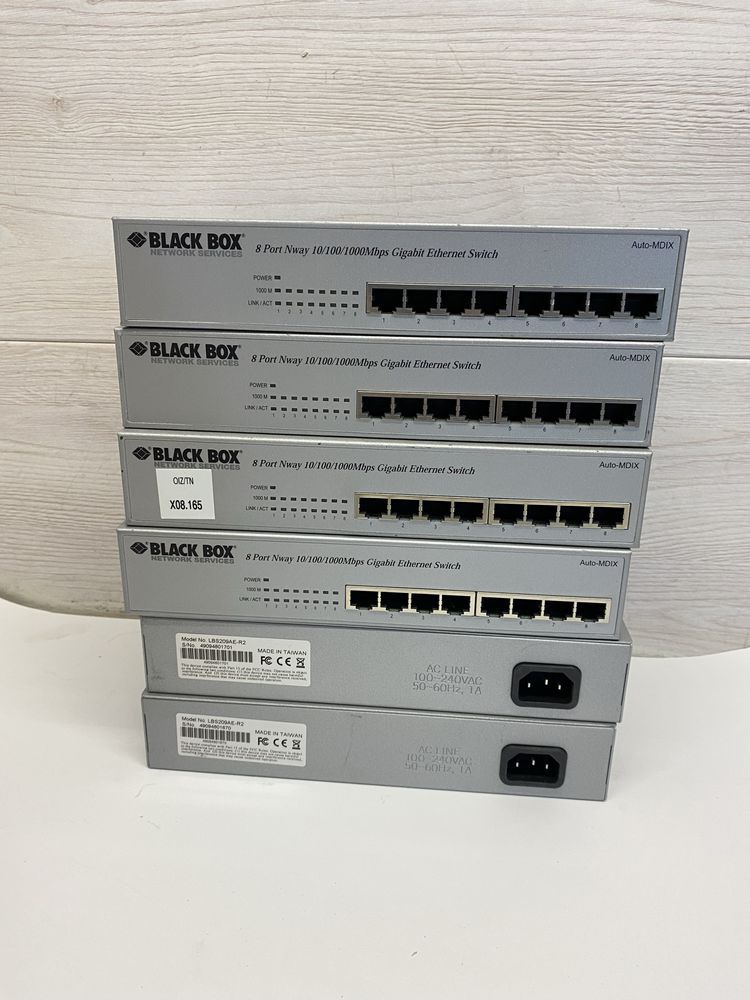 Мережевий комутатор BLACK BOX LBS209AE-R2 – 8x Gigabit, вживаний