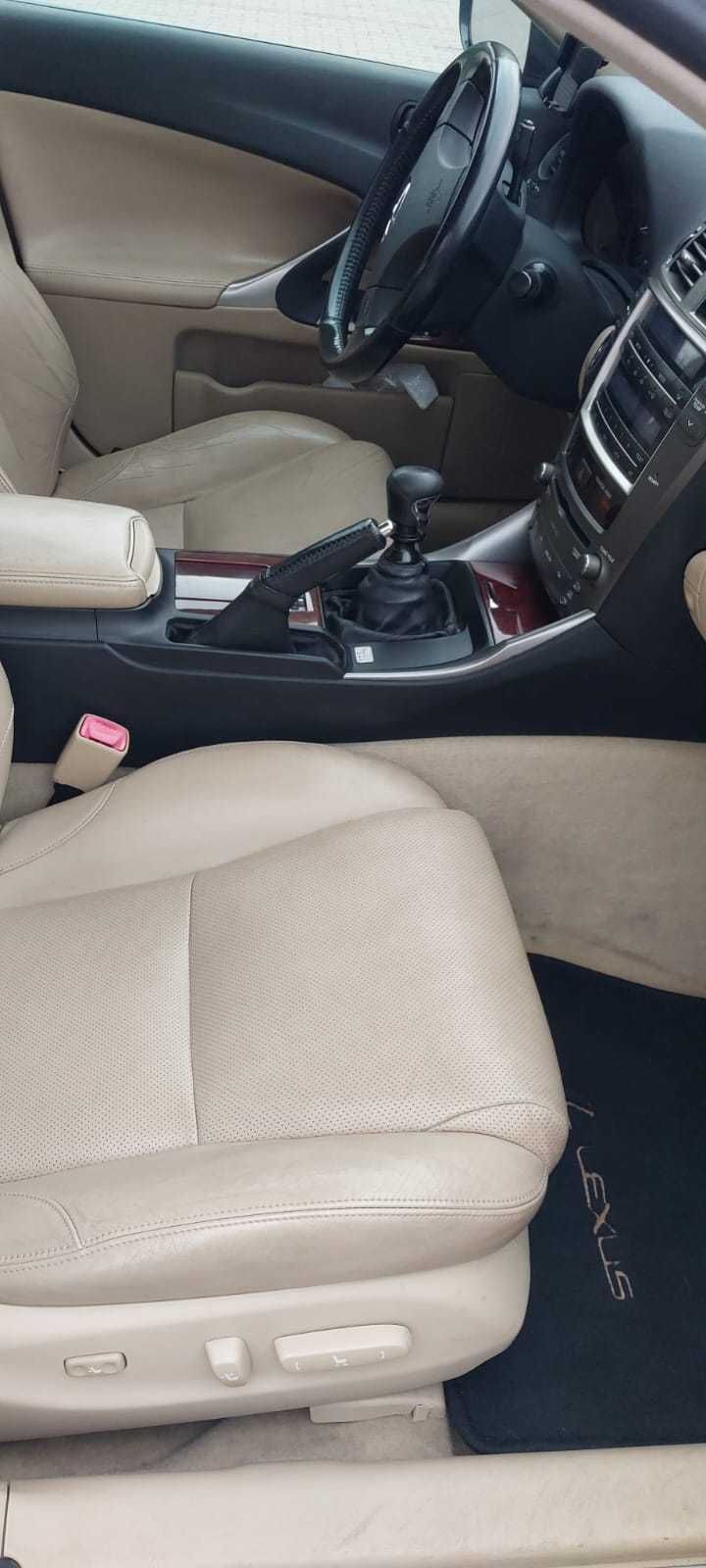 Sprzedam Lexusa IS 220d