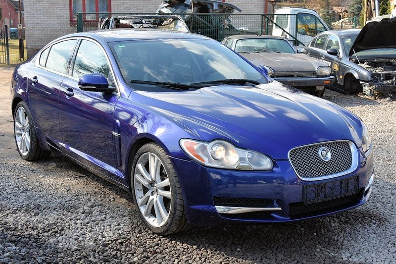 Belka zderzaka przód Jaguar XF X250