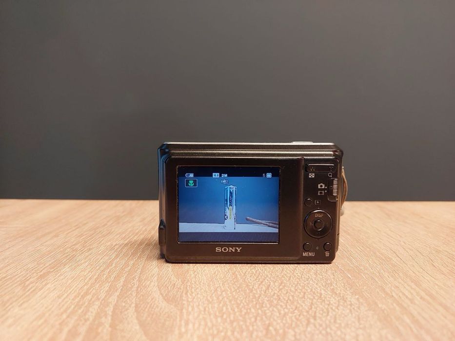 Sony Cyber-shot DSC-S2000 цифровий фотоапарат