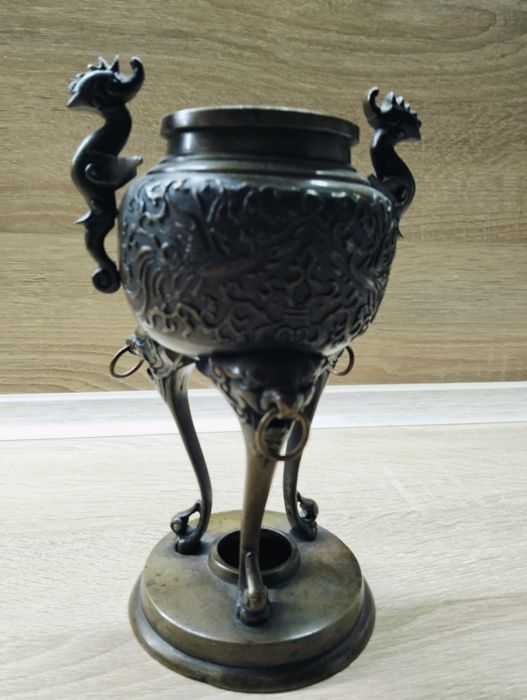 Zabytkowa kadzielnica z brązu, Chiny