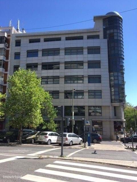 Escritório Moderno em plena Avenida Duque de Loulé Junto ao metro de P