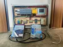 Tablica do edukacji PROGRAMOWANIA PLC S7-1200, panelu HMI, automatyki.