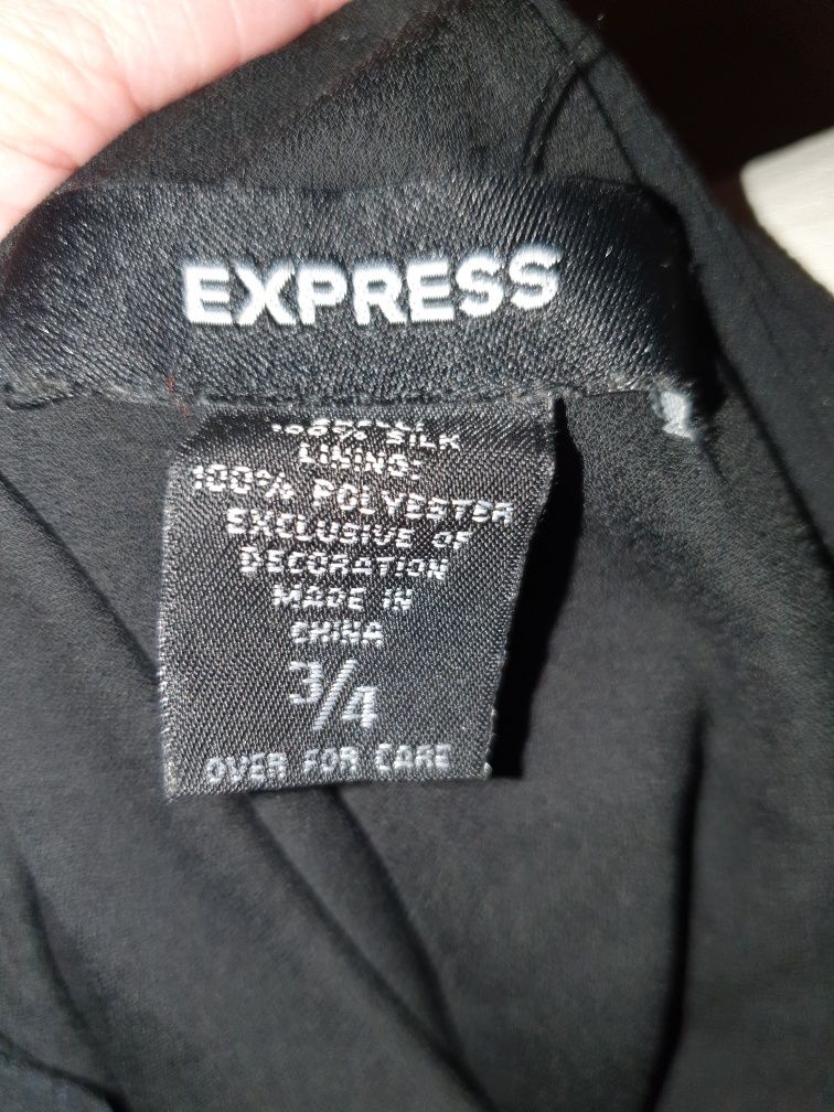 Sukienka firmy Express czarna 3/4. Rozmiar XS